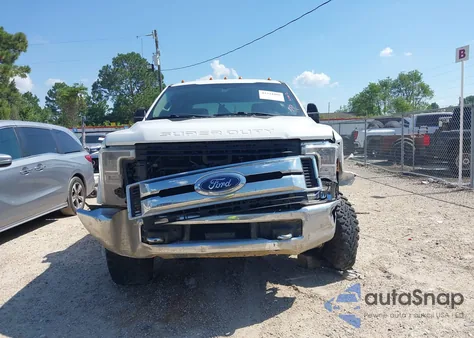 2019 Ford F-250 Xl z USA, uszkodzony, nr VIN 1FT7W2BTXKEF20924